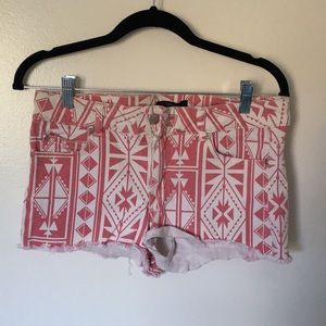 Patterned jean shorts